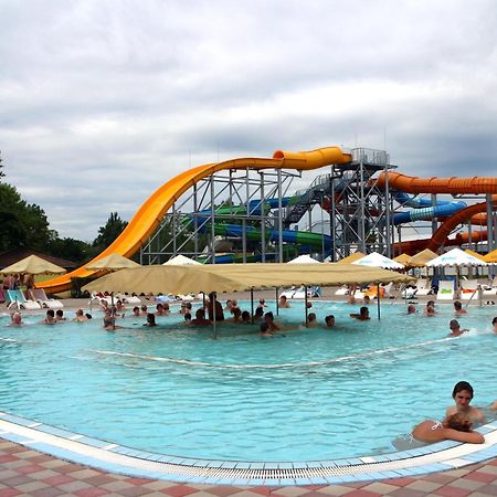 Dom Studia Petra Hotel Sturovo Luaran gambar