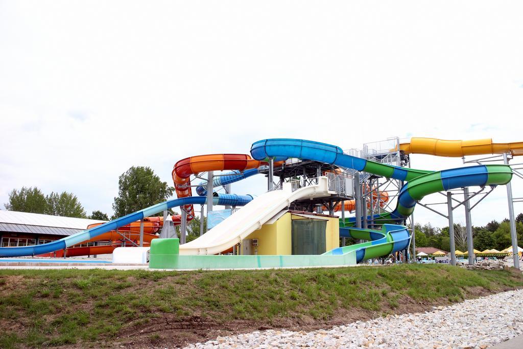 Dom Studia Petra Hotel Sturovo Luaran gambar