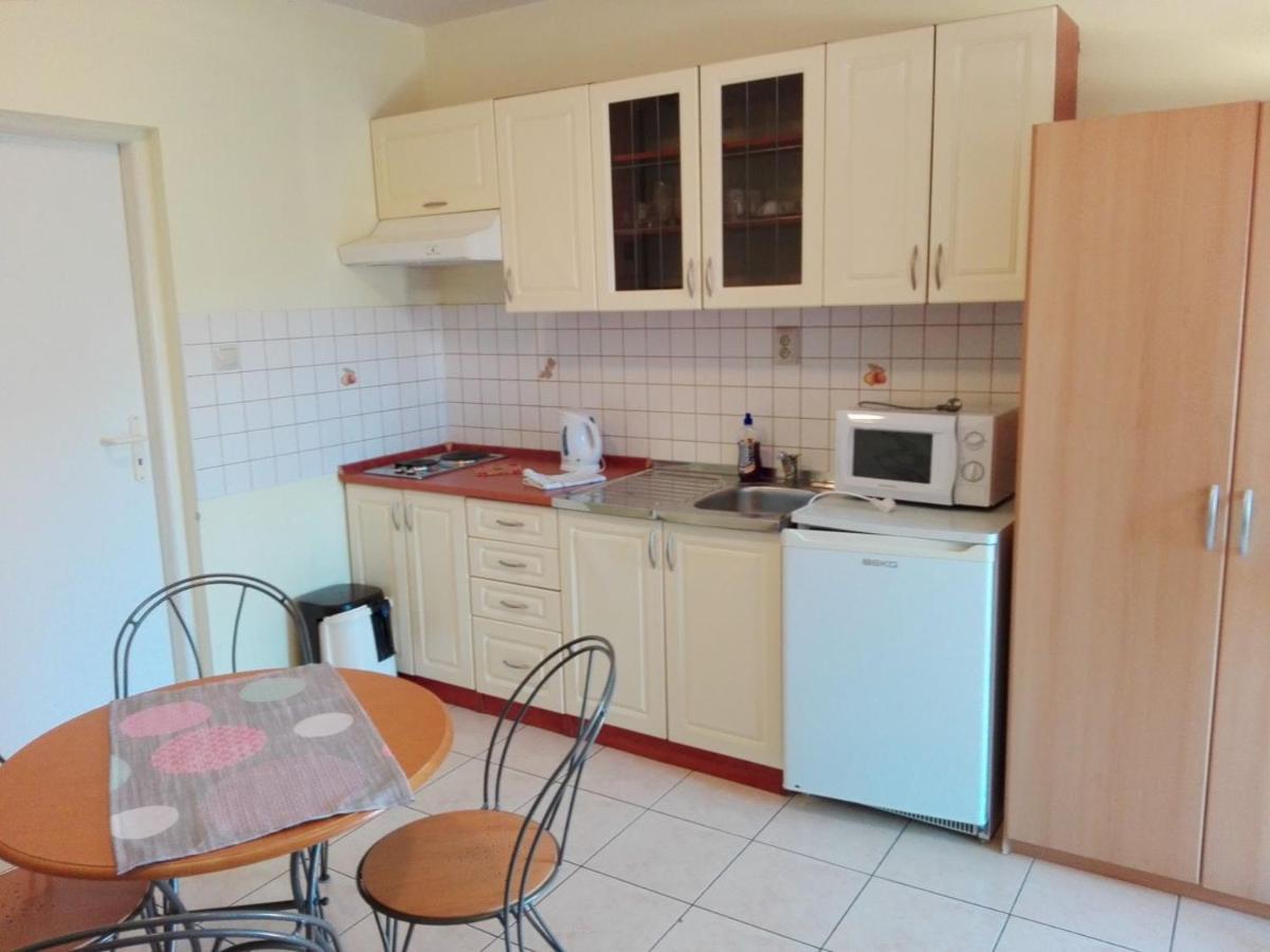 Dom Studia Petra Hotel Sturovo Luaran gambar