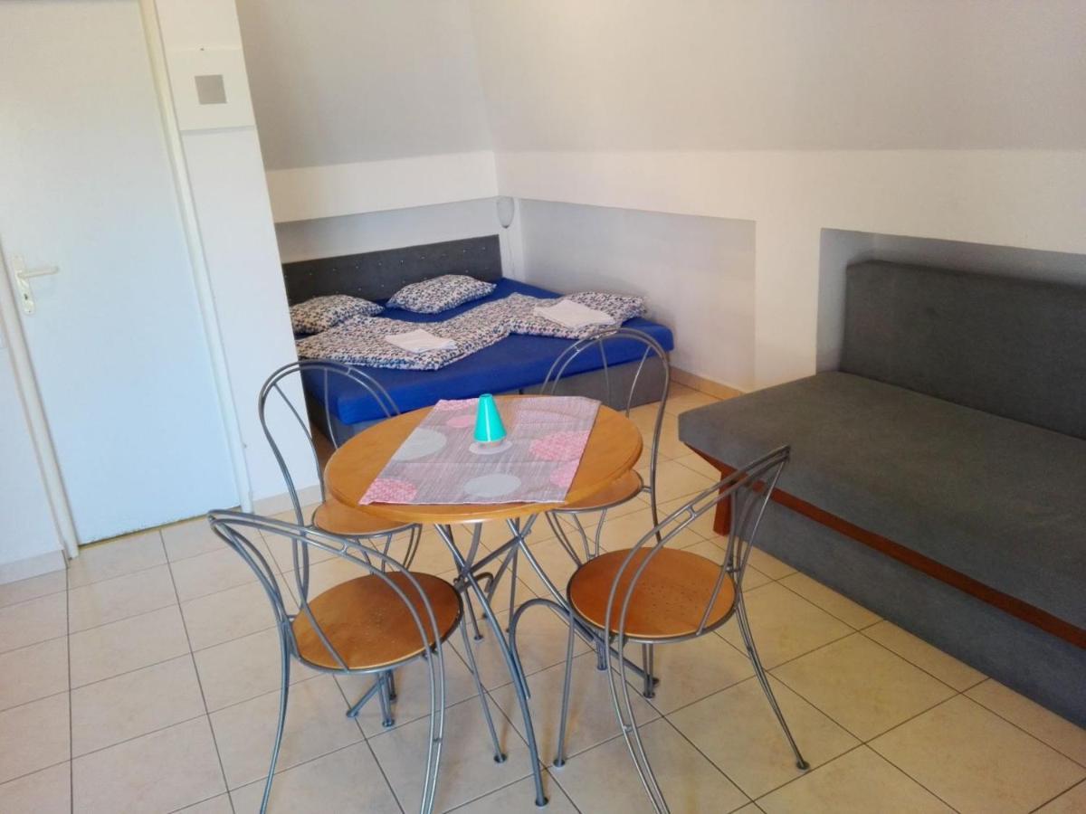 Dom Studia Petra Hotel Sturovo Luaran gambar