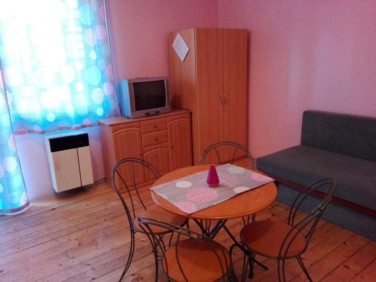 Dom Studia Petra Hotel Sturovo Luaran gambar